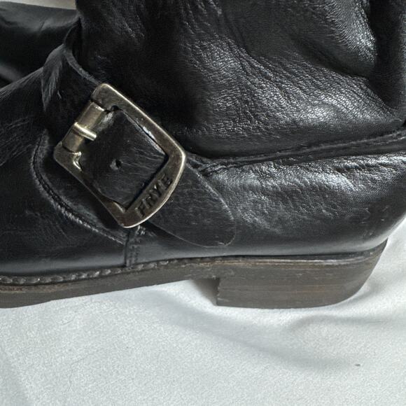 Women's FRYE Veronica Short Boot 76509 Size 7.5B Black Leather Buckle Biker - Picture 3 of 9